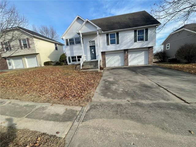 207 Parkway Drive, Warrensburg, MO 64093