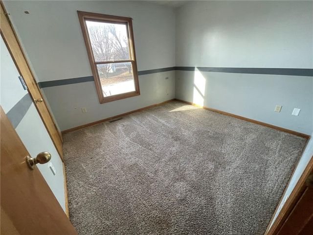 207 Parkway Drive, Warrensburg, MO 64093