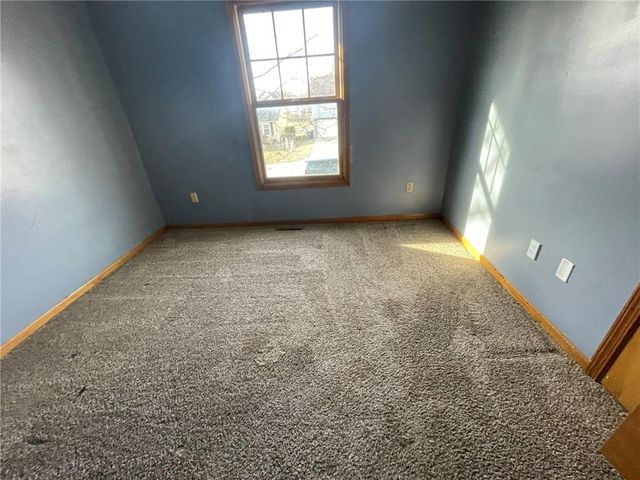 207 Parkway Drive, Warrensburg, MO 64093