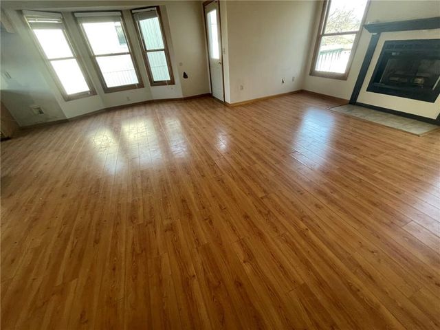 207 Parkway Drive, Warrensburg, MO 64093