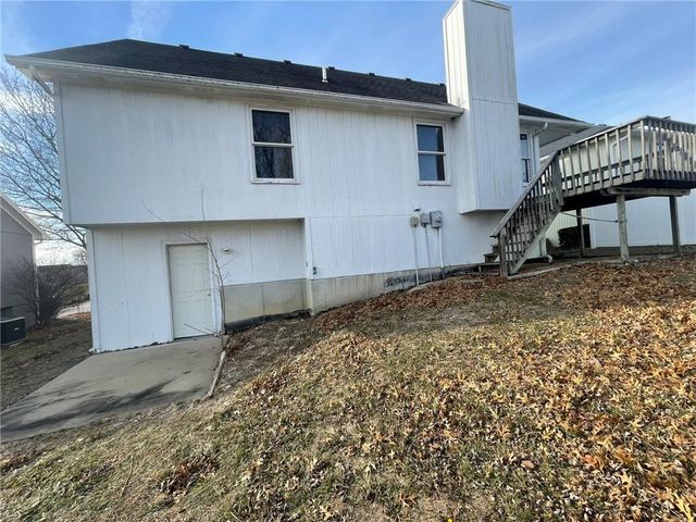 207 Parkway Drive, Warrensburg, MO 64093