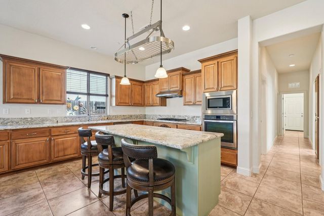 341 Lasso Ct, Roseville, CA 95747