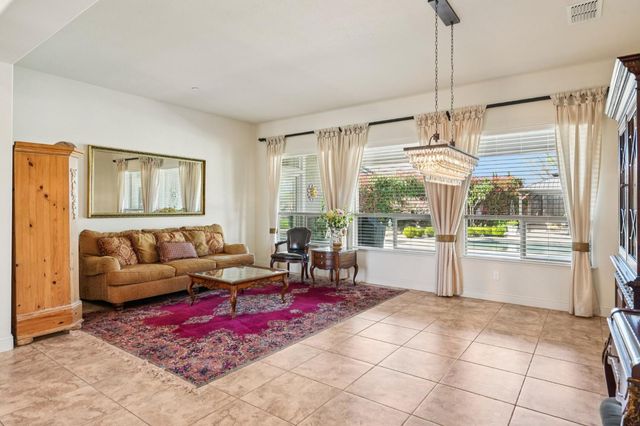 341 Lasso Ct, Roseville, CA 95747