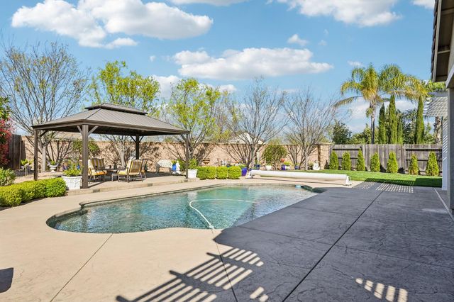 341 Lasso Ct, Roseville, CA 95747