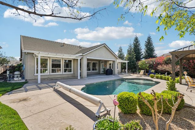 341 Lasso Ct, Roseville, CA 95747