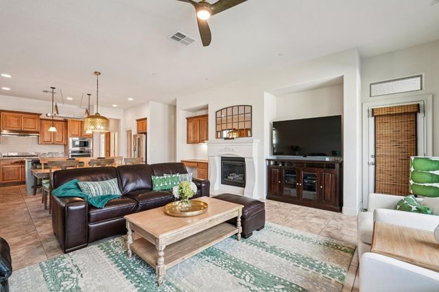 341 Lasso Ct, Roseville, CA 95747