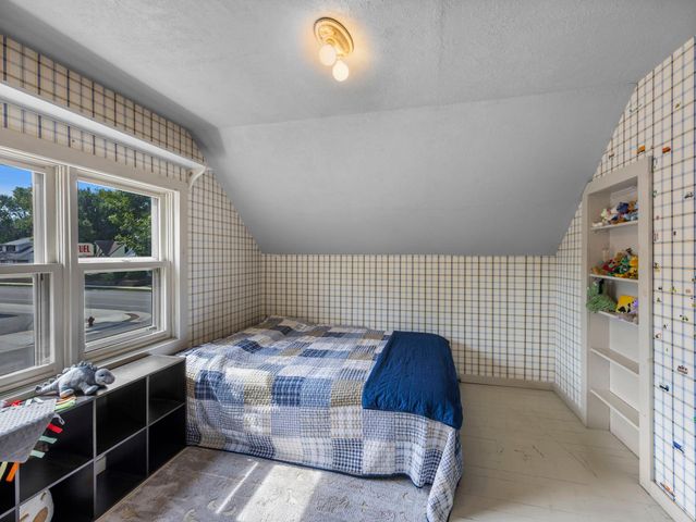 307 Elm Avenue SW, Montgomery, MN 56069