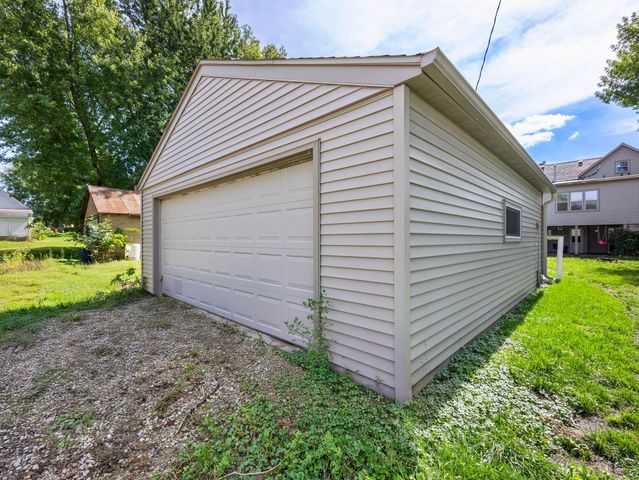 307 Elm Avenue SW, Montgomery, MN 56069