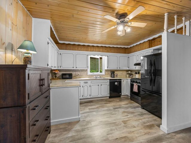 307 Elm Avenue SW, Montgomery, MN 56069