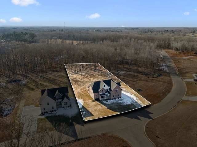 1370 Reda Dr, Clarksville, TN 37042