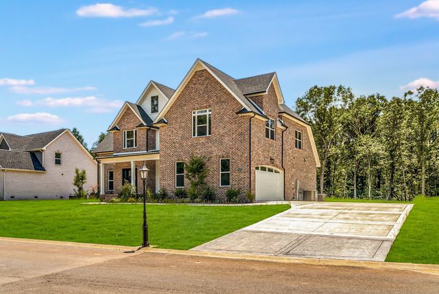 1370 Reda Dr, Clarksville, TN 37042