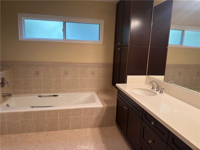 1138 Las Riendas Way, Pasadena, CA 91107