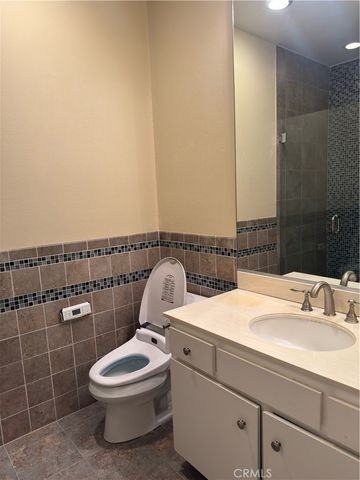1138 Las Riendas Way, Pasadena, CA 91107