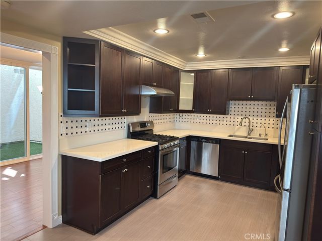 1138 Las Riendas Way, Pasadena, CA 91107