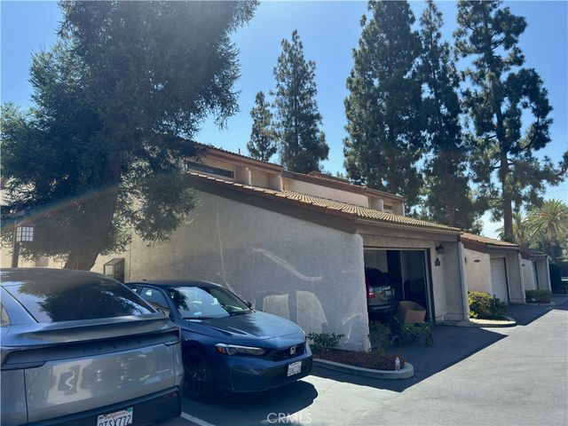 1138 Las Riendas Way, Pasadena, CA 91107