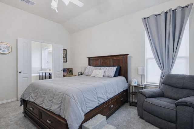 658 W Linnwood Drive, New Caney, TX 77357