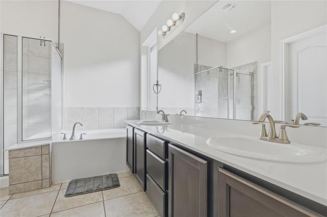 658 W Linnwood Drive, New Caney, TX 77357