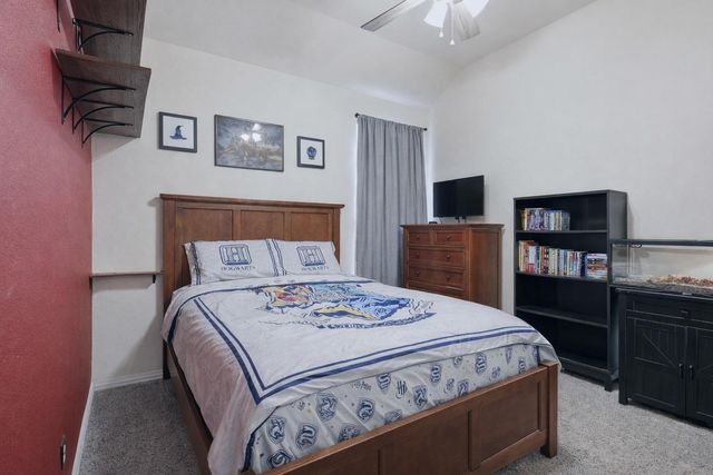 658 W Linnwood Drive, New Caney, TX 77357