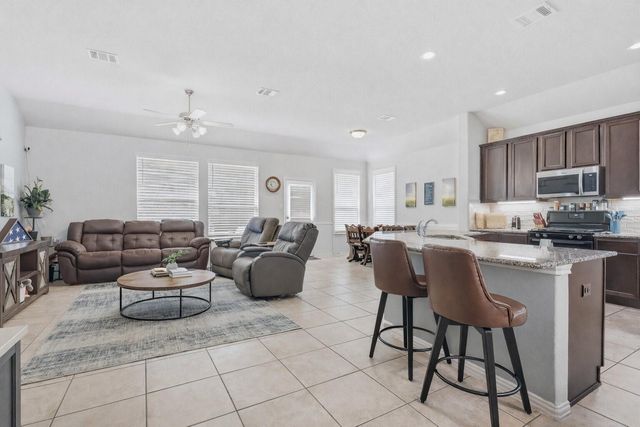658 W Linnwood Drive, New Caney, TX 77357