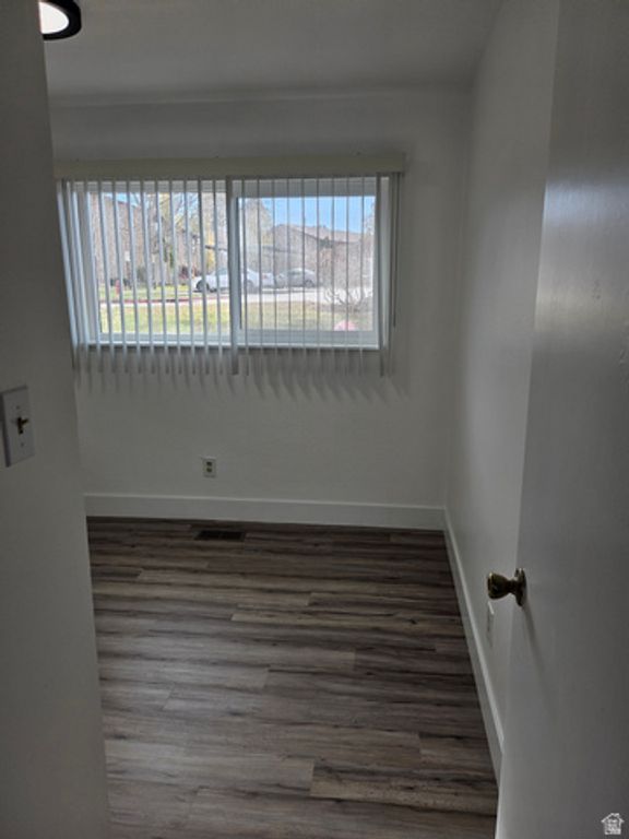 Image 11 of property listing at 1461 N AMIRON WAY #B, Orem, UT 84057