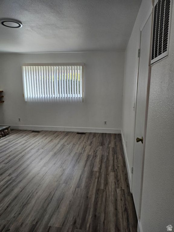 Image 12 of property listing at 1461 N AMIRON WAY #B, Orem, UT 84057