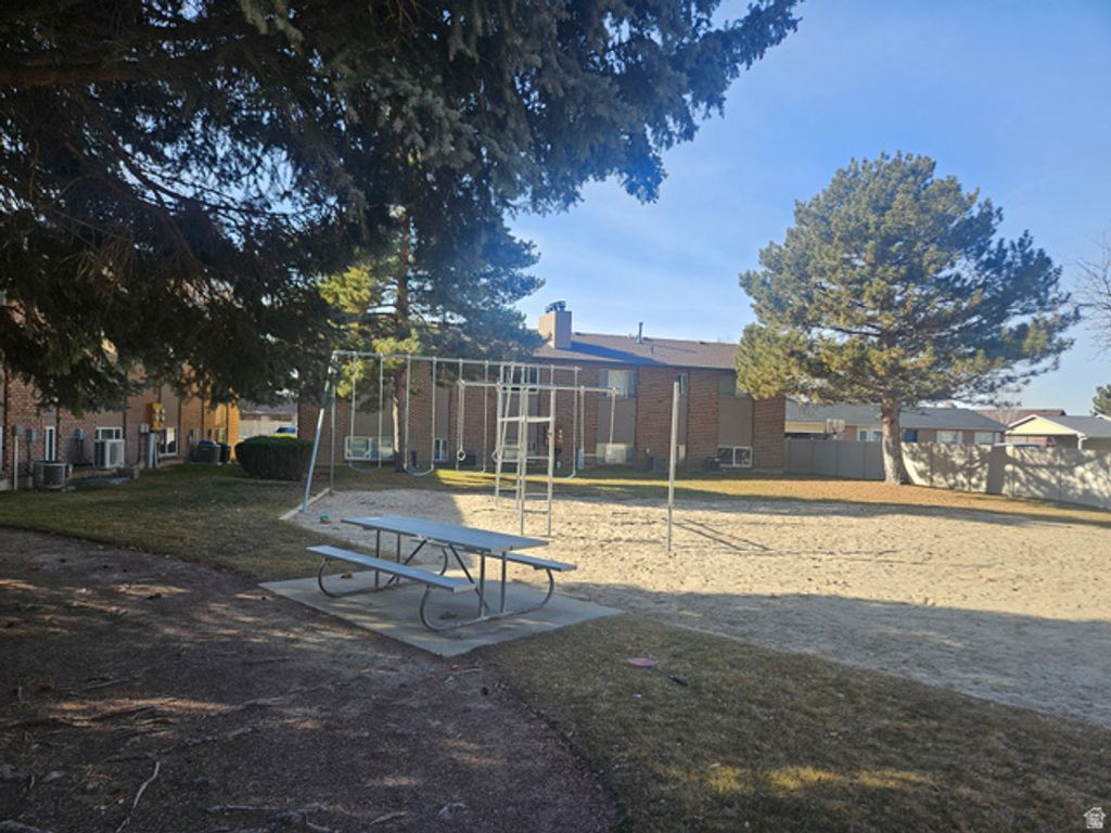 Image 15 of property listing at 1461 N AMIRON WAY #B, Orem, UT 84057