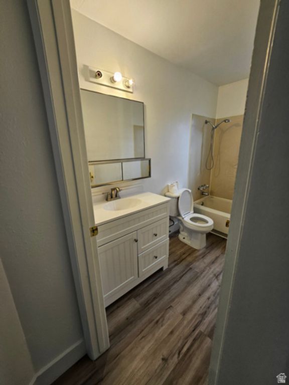 Image 6 of property listing at 1461 N AMIRON WAY #B, Orem, UT 84057