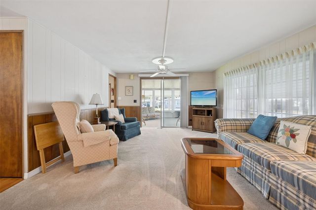 43 SABAL PALM CIRCLE, Eustis, FL 32726