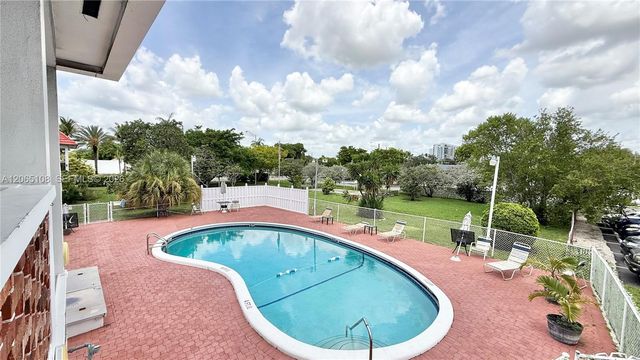 22 SE 3rd Ter 31, Dania Beach, FL 33004