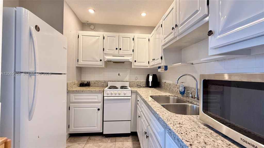 22 SE 3rd Ter 31, Dania Beach, FL 33004