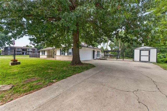 7726 EVERETT Avenue, Kansas City, KS 66112