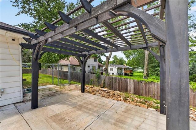 7726 EVERETT Avenue, Kansas City, KS 66112
