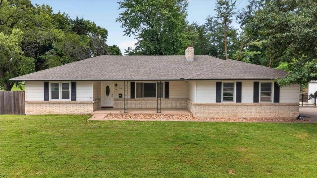 7726 EVERETT Avenue, Kansas City, KS 66112