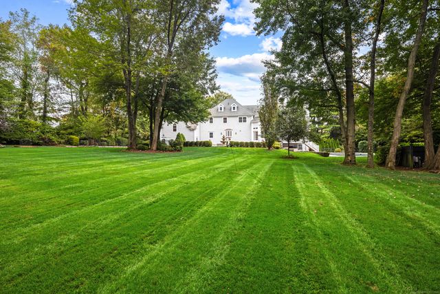 113 Skyview Lane, New Canaan, CT 06840