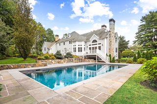 113 Skyview Lane, New Canaan, CT 06840