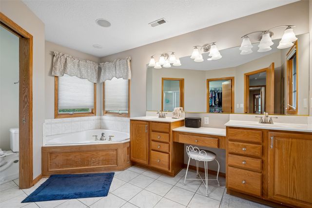 3240 Maple Court, Waukee, IA 50263