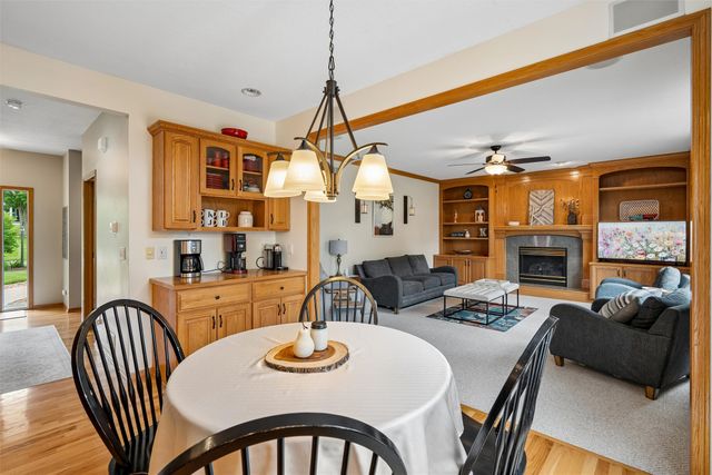 3240 Maple Court, Waukee, IA 50263