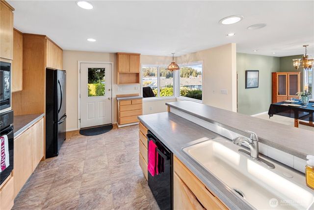 7177 Grandview Place, Gig Harbor, WA 98335