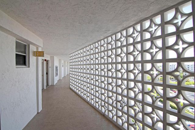 3570 S Ocean Boulevard 806, Palm Beach, FL 33480