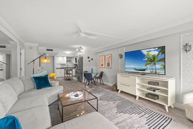 3570 S Ocean Boulevard 806, Palm Beach, FL 33480