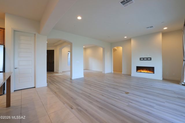 2567 W Plateau Ridge Drive, Oro Valley, AZ 85742
