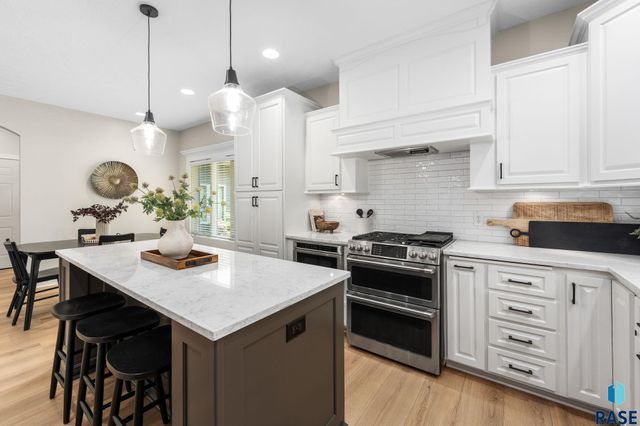 6205 S Pinehurst Ct Court, Sioux Falls, SD 57108