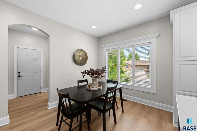 6205 S Pinehurst Ct Court, Sioux Falls, SD 57108