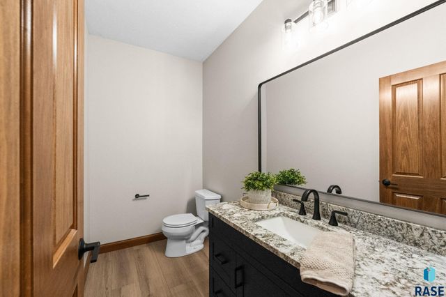 6205 S Pinehurst Ct Court, Sioux Falls, SD 57108
