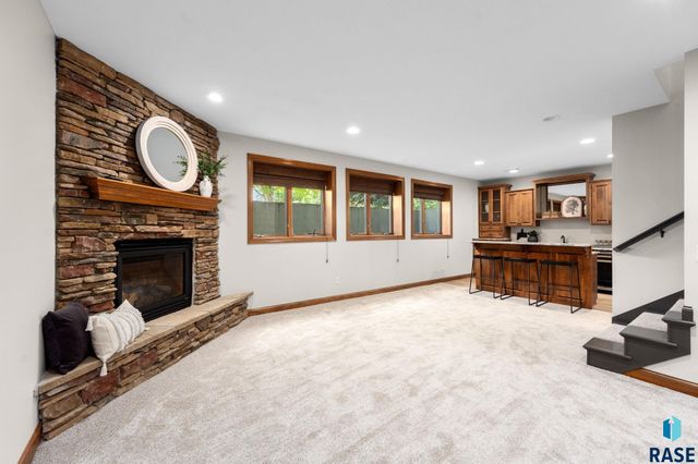 6205 S Pinehurst Ct Court, Sioux Falls, SD 57108