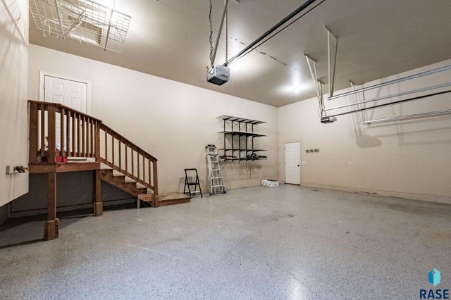 6205 S Pinehurst Ct Court, Sioux Falls, SD 57108
