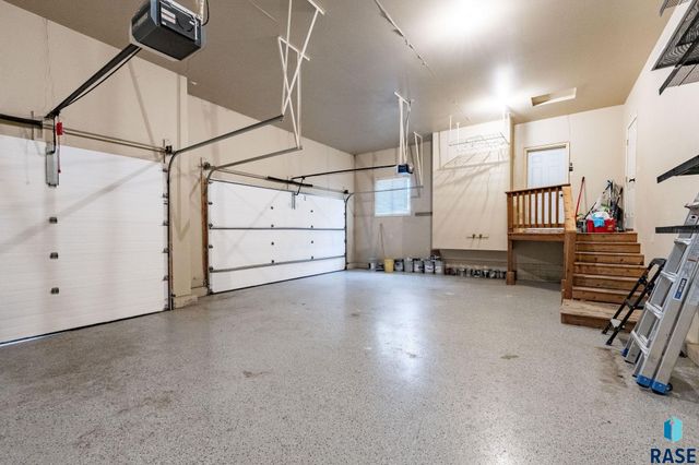 6205 S Pinehurst Ct Court, Sioux Falls, SD 57108