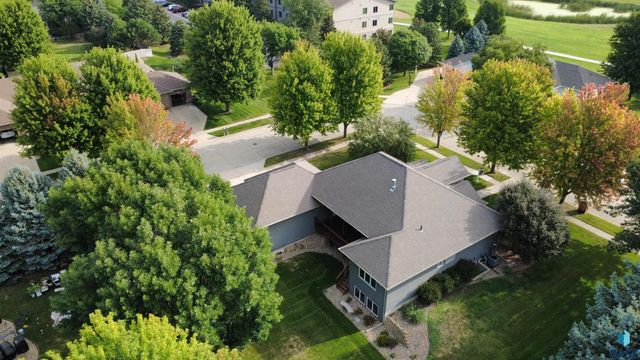 6205 S Pinehurst Ct Court, Sioux Falls, SD 57108