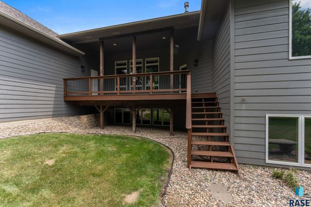 6205 S Pinehurst Ct Court, Sioux Falls, SD 57108