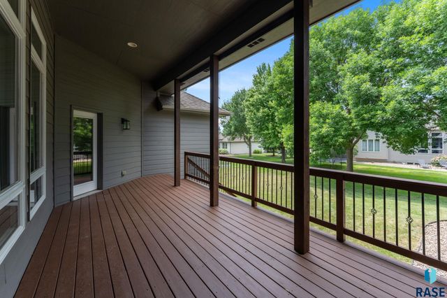 6205 S Pinehurst Ct Court, Sioux Falls, SD 57108